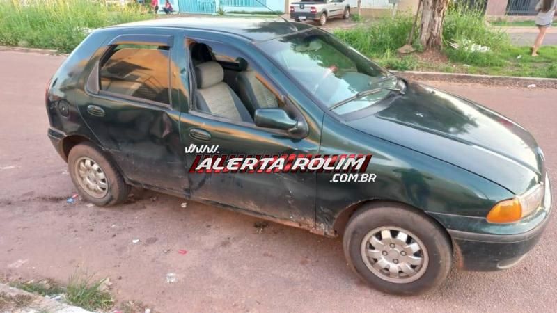 Mulher foi socorrida pelos bombeiros, após colisão entre moto e carro em Rolim de Moura, no quarto acidente registrado na quarta-feira Mulher foi socorrida pelos bombeiros, após colisão entre moto e carro em Rolim de Moura, no quarto acidente registrado na quarta-feira
