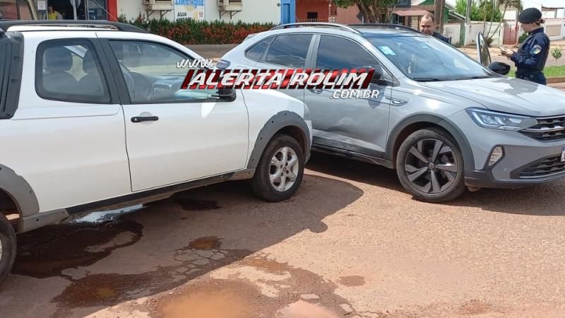 Terceiro acidente de trânsito do dia envolveu dois carros no bairro Boa Esperança em Rolim de Moura Terceiro acidente de trânsito do dia envolveu dois carros no bairro Boa Esperança em Rolim de Moura