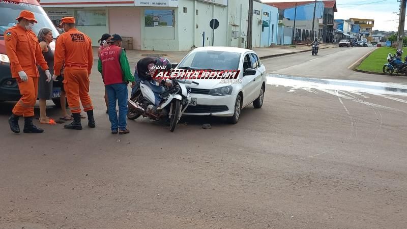 Acidente de trânsito deixou condutora de moto com ferimento na perna nesta tarde em Rolim de Moura - Vídeo Acidente de trânsito deixou condutora de moto com ferimento na perna nesta tarde em Rolim de Moura - Vídeo