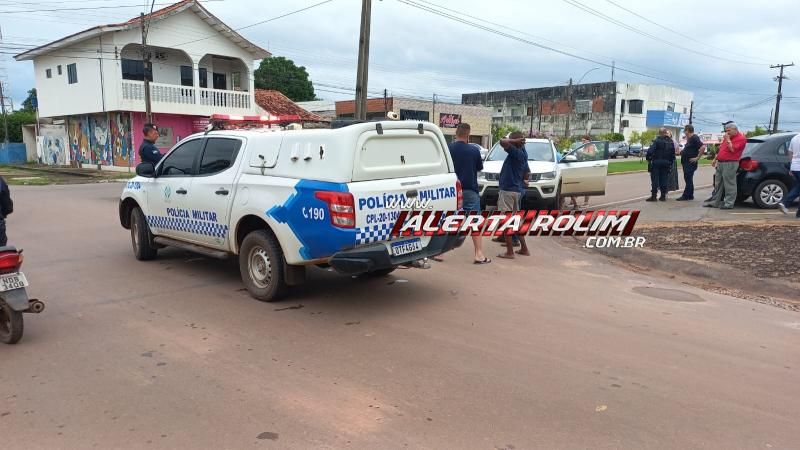Carro rodou na pista após ser atingido por carreta nesta terça-feira em Rolim de Moura - Vídeo Carro rodou na pista após ser atingido por carreta nesta terça-feira em Rolim de Moura - Vídeo