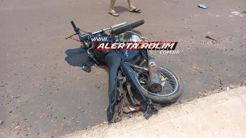 Grave acidente de trânsito envolvendo duas motos foi registrado nesta tarde em Rolim de Moura Grave acidente de trânsito envolvendo duas motos foi registrado nesta tarde em Rolim de Moura