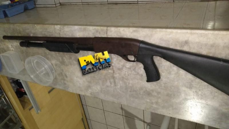 Idoso reagiu a roubo em sua casa e matou bandido com tiro de calibre 12 na boca em RO Idoso reagiu a roubo em sua casa e matou bandido com tiro de calibre 12 na boca em RO