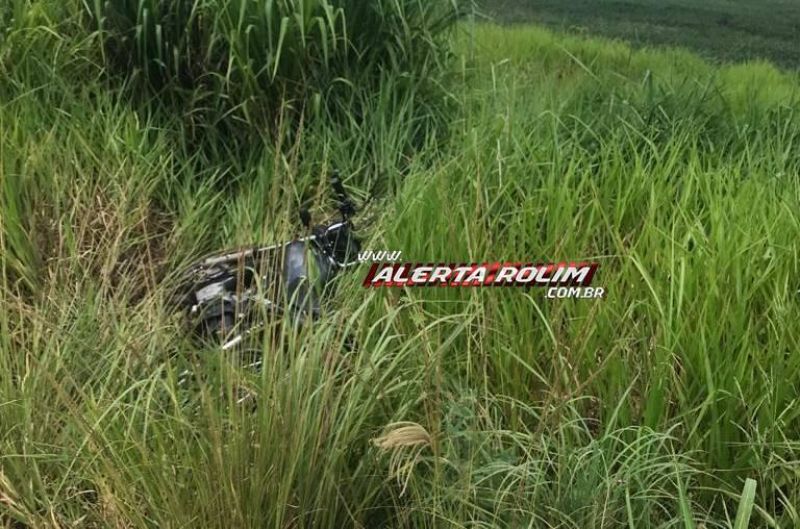 Moto furtada foi recuperada pela PM na área rural de Rolim de Moura Moto furtada foi recuperada pela PM na área rural de Rolim de Moura