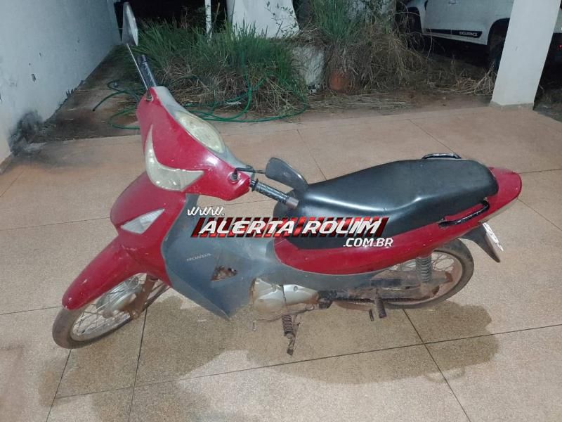 Moto furtada foi recuperada pela PM na área rural de Rolim de Moura Moto furtada foi recuperada pela PM na área rural de Rolim de Moura