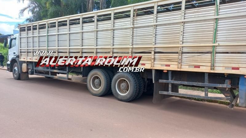 Motorista abandonou veículo após bater em caminhão estacionado no bairro Cidade Alta Motorista abandonou veículo após bater em caminhão estacionado no bairro Cidade Alta