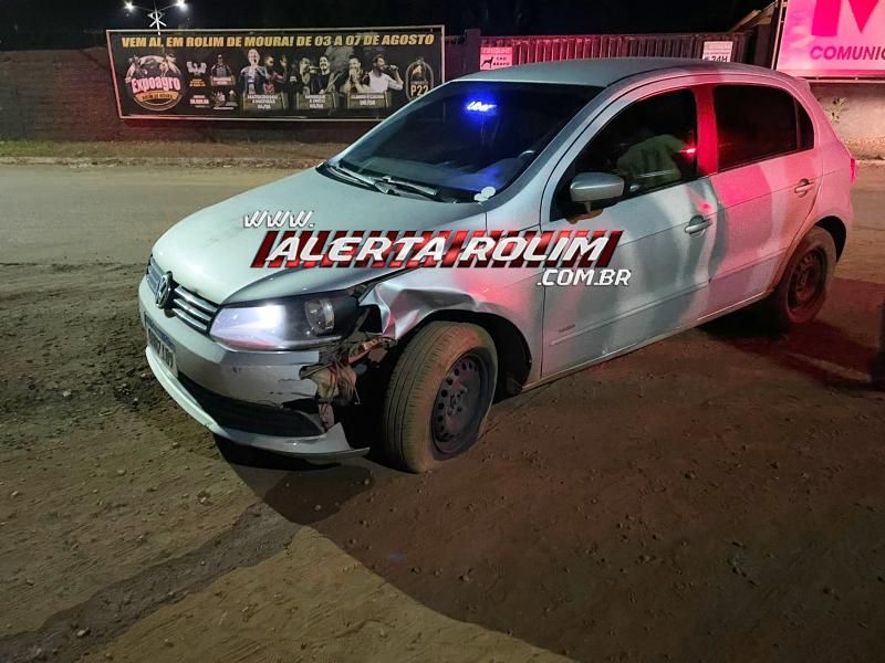 Mototaxista e passageiro ficaram feridos após colisão com carro na noite de ontem em Rolim de Moura Mototaxista e passageiro ficaram feridos após colisão com carro na noite de ontem em Rolim de Moura