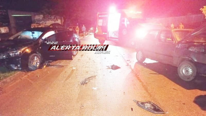 Violenta colisão entre dois carros foi registrada na noite de quarta-feira em Rolim de Moura Violenta colisão entre dois carros foi registrada na noite de quarta-feira em Rolim de Moura