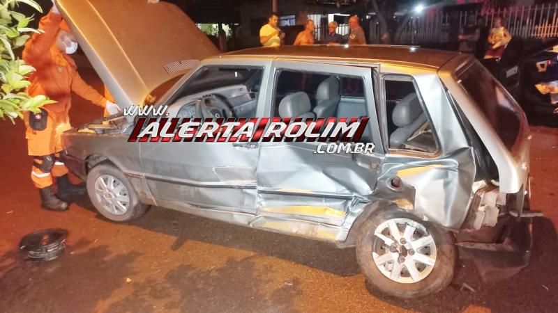 Violenta colisão entre dois carros foi registrada na noite de quarta-feira em Rolim de Moura Violenta colisão entre dois carros foi registrada na noite de quarta-feira em Rolim de Moura
