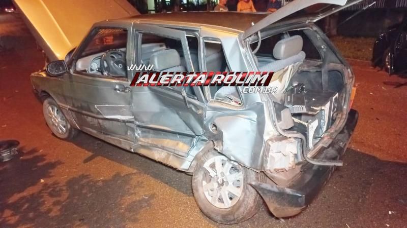 Violenta colisão entre dois carros foi registrada na noite de quarta-feira em Rolim de Moura Violenta colisão entre dois carros foi registrada na noite de quarta-feira em Rolim de Moura