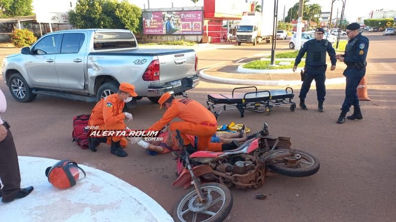 Acidente de trânsito deixou motociclista ferido no final deste sábado em Rolim de Moura Acidente de trânsito deixou motociclista ferido no final deste sábado em Rolim de Moura