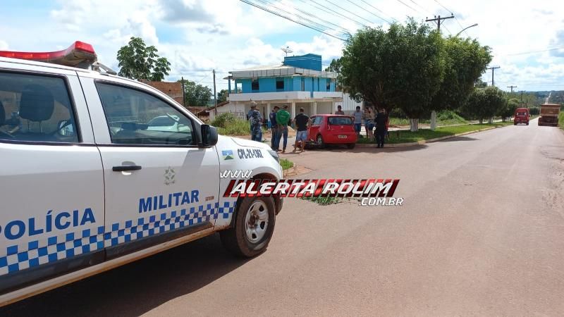 Adolescente conduzindo moto e passageiro ficaram feridos no terceiro acidente registrado neste sábado em Rolim de Moura Adolescente conduzindo moto e passageiro ficaram feridos no terceiro acidente registrado neste sábado em Rolim de Moura