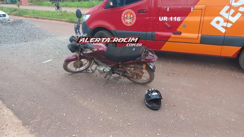 Avô e neta ficaram feridos após colidirem moto em amontoado de brita que estava na via em Rolim de Moura Avô e neta ficaram feridos após colidirem moto em amontoado de brita que estava na via em Rolim de Moura