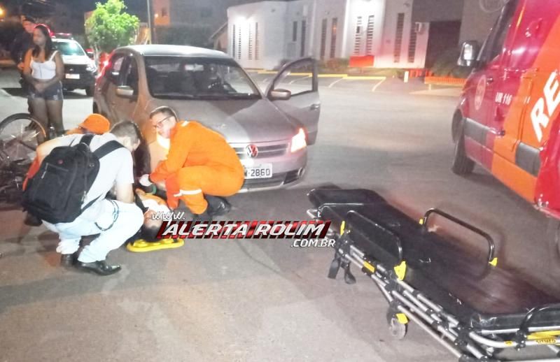 Ciclista foi socorrida após ser atingida por carro nesta noite em Rolim de Moura Ciclista foi socorrida após ser atingida por carro nesta noite em Rolim de Moura