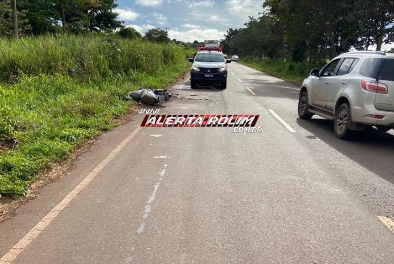 Colisão entre carro e moto deixou uma pessoa ferida nesta manhã na RO 010 Colisão entre carro e moto deixou uma pessoa ferida nesta manhã na RO 010
