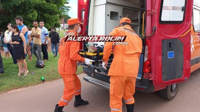 Colisão entre moto e carro deixou mãe e filho com ferimentos graves nesta tarde em Rolim de Moura Colisão entre moto e carro deixou mãe e filho com ferimentos graves nesta tarde em Rolim de Moura