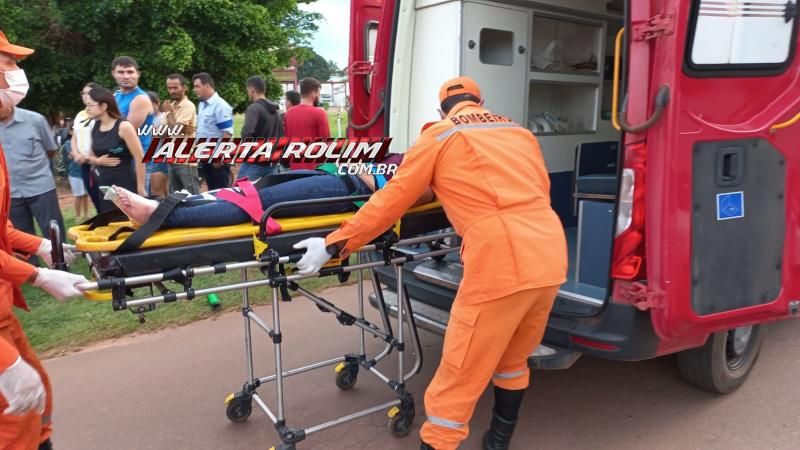 Colisão entre moto e carro deixou mãe e filho com ferimentos graves nesta tarde em Rolim de Moura Colisão entre moto e carro deixou mãe e filho com ferimentos graves nesta tarde em Rolim de Moura