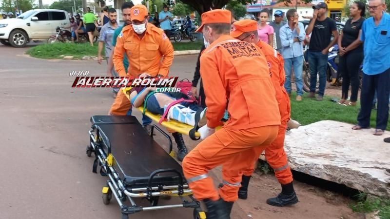 Colisão entre moto e carro deixou mãe e filho com ferimentos graves nesta tarde em Rolim de Moura Colisão entre moto e carro deixou mãe e filho com ferimentos graves nesta tarde em Rolim de Moura