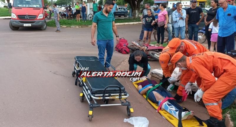 Colisão entre moto e carro deixou mãe e filho com ferimentos graves nesta tarde em Rolim de Moura Colisão entre moto e carro deixou mãe e filho com ferimentos graves nesta tarde em Rolim de Moura
