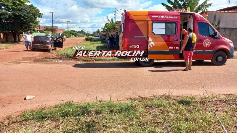 Condutor de moto foi socorrido após acidente de trânsito no bairro Cidade Alta em Rolim de Moura Condutor de moto foi socorrido após acidente de trânsito no bairro Cidade Alta em Rolim de Moura