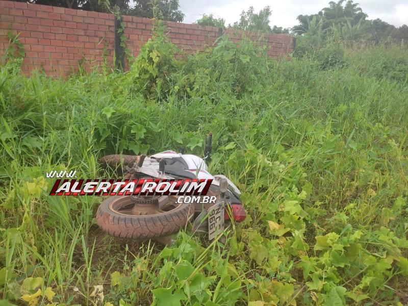 Duas motos furtadas durante a madrugada foram recuperadas pela PM em Rolim de Moura - Vídeo Duas motos furtadas durante a madrugada foram recuperadas pela PM em Rolim de Moura - Vídeo