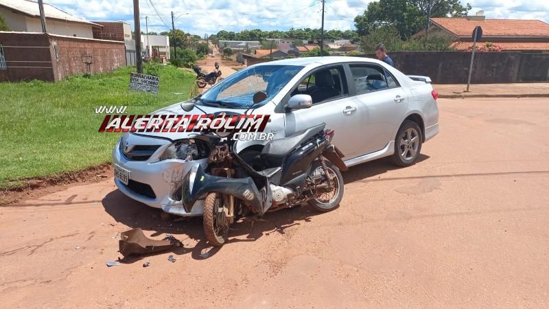 Irmãos ficaram feridos no segundo acidente de trânsito nesta terça-feira em Rolim de Moura - Vídeo Irmãos ficaram feridos no segundo acidente de trânsito nesta terça-feira em Rolim de Moura - Vídeo