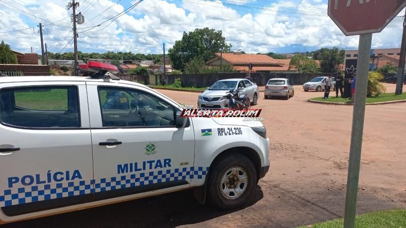 Irmãos ficaram feridos no segundo acidente de trânsito nesta terça-feira em Rolim de Moura - Vídeo Irmãos ficaram feridos no segundo acidente de trânsito nesta terça-feira em Rolim de Moura - Vídeo