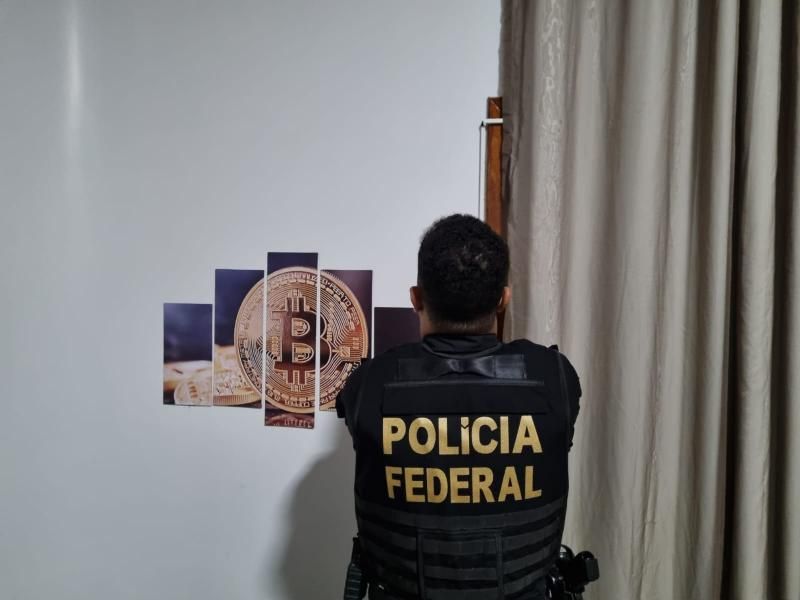 Polícia Federal cumpriu Mandados de Buscas e Apreensões nesta manhã em Rolim de Moura durante operação "Trap Coin" Polícia Federal cumpriu Mandados de Buscas e Apreensões nesta manhã em Rolim de Moura durante operação "Trap Coin"