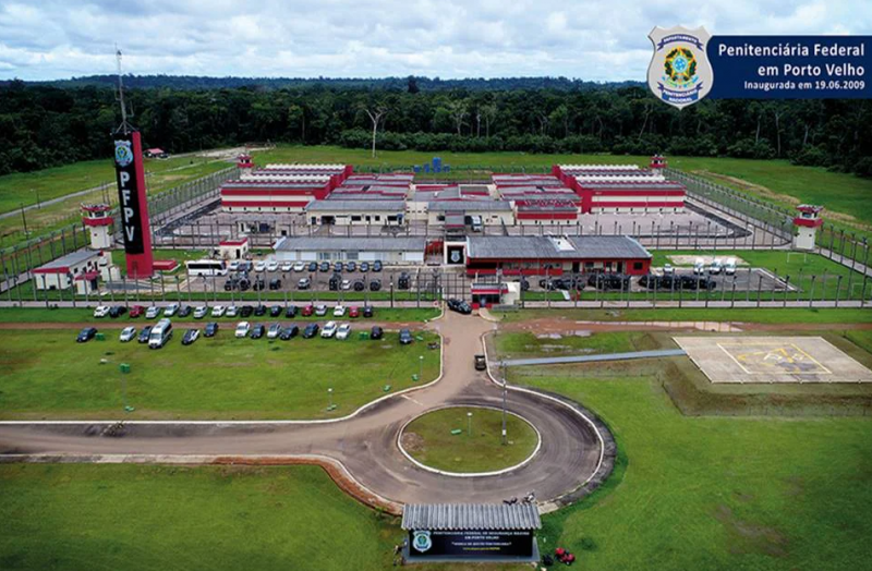 RESGATE OUSADO: Plano de fuga de Marcola em RO teria blindado e custaria R$ 60 milhões RESGATE OUSADO: Plano de fuga de Marcola em RO teria blindado e custaria R$ 60 milhões
