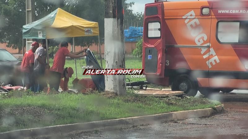 Segundo acidente de trânsito do dia deixou condutora de moto ferida em Rolim de Moura Segundo acidente de trânsito do dia deixou condutora de moto ferida em Rolim de Moura