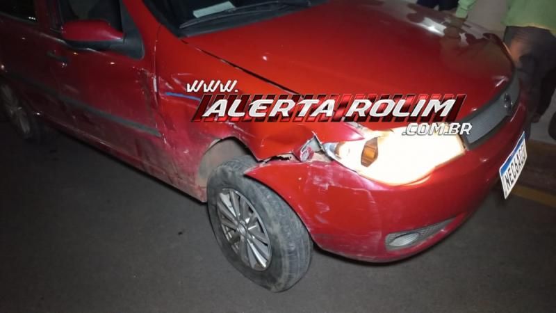 Colisão entre dois veículos ocorreu em cruzamento com semáforo que apresentava problemas em Rolim de Moura - Vídeo Colisão entre dois veículos ocorreu em cruzamento com semáforo que apresentava problemas em Rolim de Moura - Vídeo