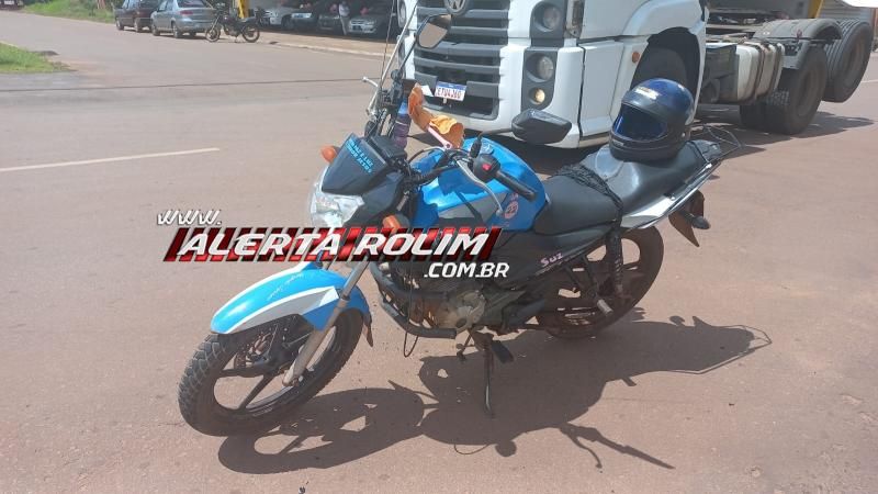 Mototaxista e passageira ficaram feridos em acidente de trânsito em Rolim de Moura; Veja o vídeo da colisão Mototaxista e passageira ficaram feridos em acidente de trânsito em Rolim de Moura; Veja o vídeo da colisão