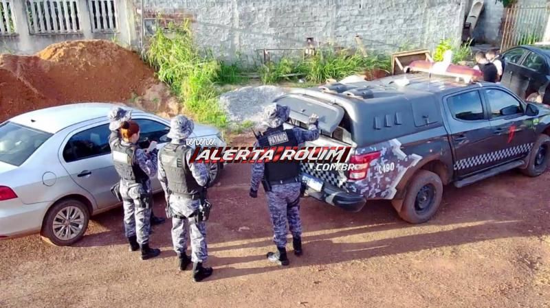 Ação conjunta da PM e PC resulta na prisão de Tia e Sobrinho, acusados de comercializarem drogas em Rolim de Moura; vídeo Ação conjunta da PM e PC resulta na prisão de Tia e Sobrinho, acusados de comercializarem drogas em Rolim de Moura; vídeo