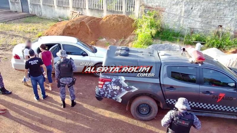 Ação conjunta da PM e PC resulta na prisão de Tia e Sobrinho, acusados de comercializarem drogas em Rolim de Moura; vídeo Ação conjunta da PM e PC resulta na prisão de Tia e Sobrinho, acusados de comercializarem drogas em Rolim de Moura; vídeo