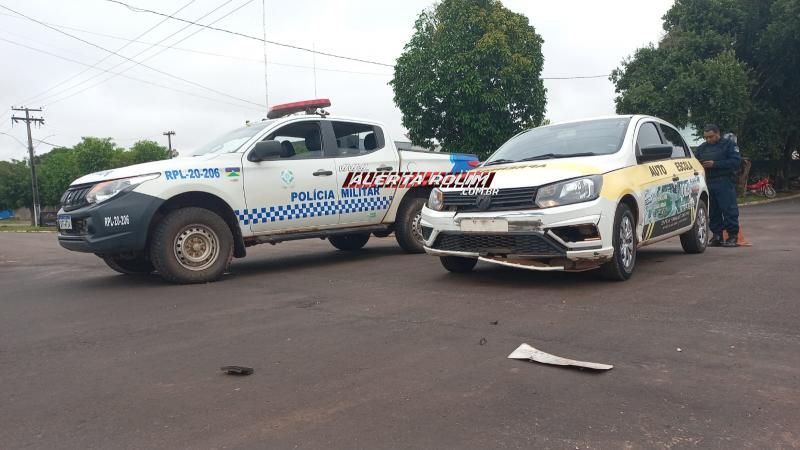 Acidente de trânsito envolvendo carro e moto foi registrado nesta manhã de quinta-feira em Rolim de Moura Acidente de trânsito envolvendo carro e moto foi registrado nesta manhã de quinta-feira em Rolim de Moura