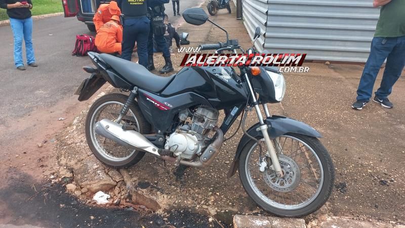 Acidente de trânsito envolvendo carro e moto foi registrado nesta manhã de quinta-feira em Rolim de Moura Acidente de trânsito envolvendo carro e moto foi registrado nesta manhã de quinta-feira em Rolim de Moura