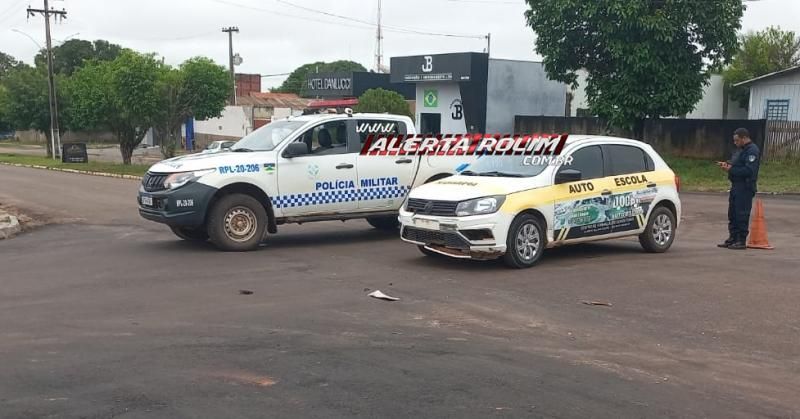 Acidente de trânsito envolvendo carro e moto foi registrado nesta manhã de quinta-feira em Rolim de Moura Acidente de trânsito envolvendo carro e moto foi registrado nesta manhã de quinta-feira em Rolim de Moura