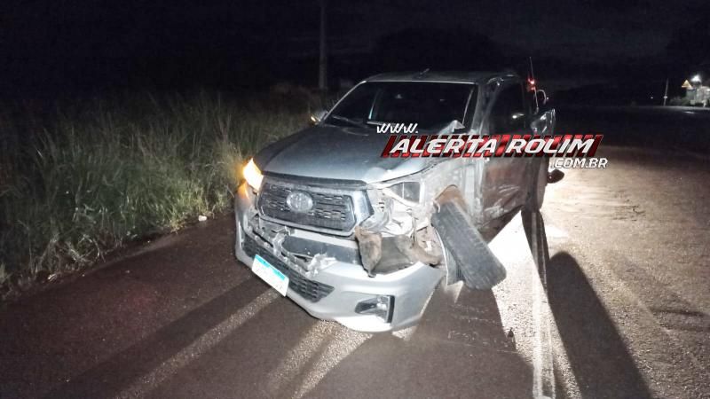 Ao tentar conversão em rodovia, condutora de caminhonete foi atingida por carreta em Rolim de Moura Ao tentar conversão em rodovia, condutora de caminhonete foi atingida por carreta em Rolim de Moura