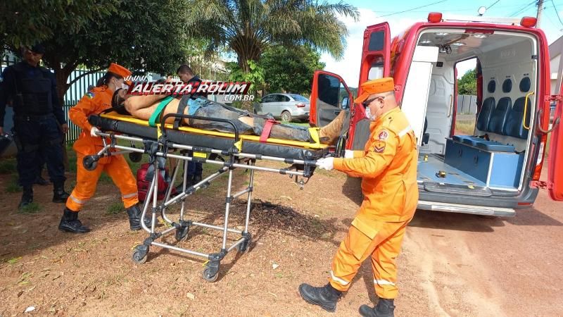 Após discussão por pedra de crack, mulher esfaqueou homem nesta tarde em Rolim de Moura Após discussão por pedra de crack, mulher esfaqueou homem nesta tarde em Rolim de Moura