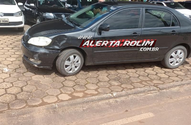 Colisão entre carro e moto deixou uma pessoa ferida nesta tarde em Rolim de Moura Colisão entre carro e moto deixou uma pessoa ferida nesta tarde em Rolim de Moura