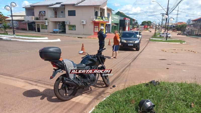 Colisão entre carro e moto deixou uma pessoa ferida neste domingo em Rolim de Moura Colisão entre carro e moto deixou uma pessoa ferida neste domingo em Rolim de Moura