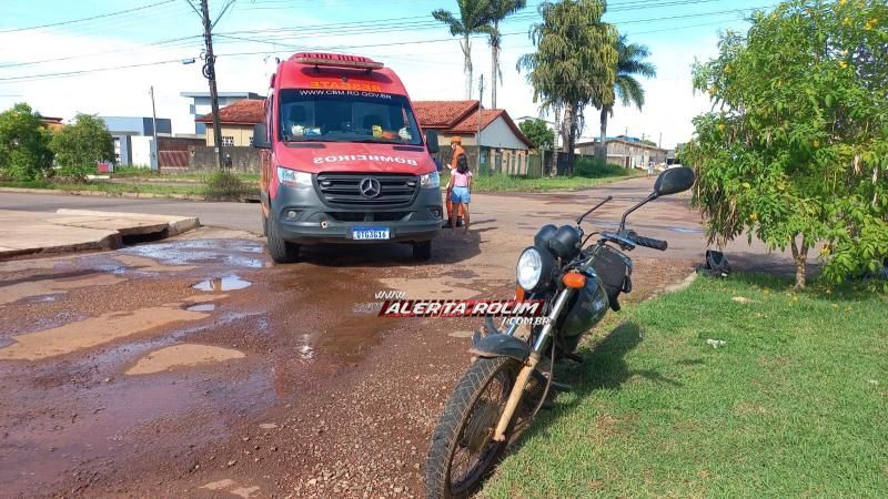 Colisão entre carro e moto foi registrada no bairro Boa Esperança em Rolim de Moura Colisão entre carro e moto foi registrada no bairro Boa Esperança em Rolim de Moura