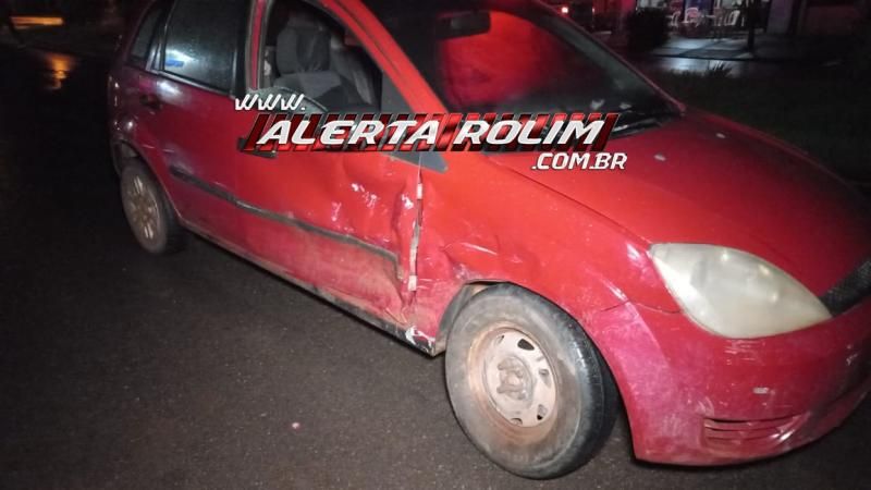 Colisão entre dois carros foi registrada na noite deste sábado em Rolim de Moura Colisão entre dois carros foi registrada na noite deste sábado em Rolim de Moura