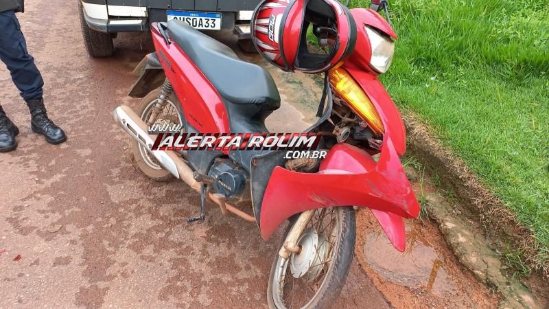 No segundo acidente de trânsito do dia, motociclista foi socorrida após bater em carro estacionado em Rolim de Moura No segundo acidente de trânsito do dia, motociclista foi socorrida após bater em carro estacionado em Rolim de Moura