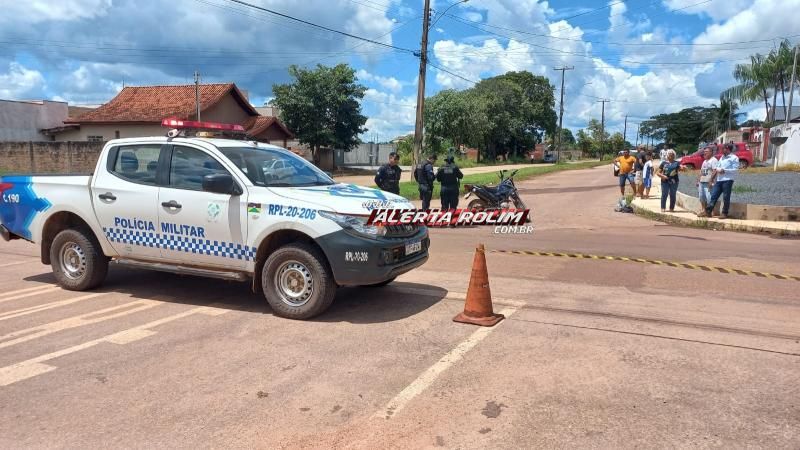 PM e Bombeiros são acionados em acidente de trânsito nesta tarde em Rolim de Moura PM e Bombeiros são acionados em acidente de trânsito nesta tarde em Rolim de Moura