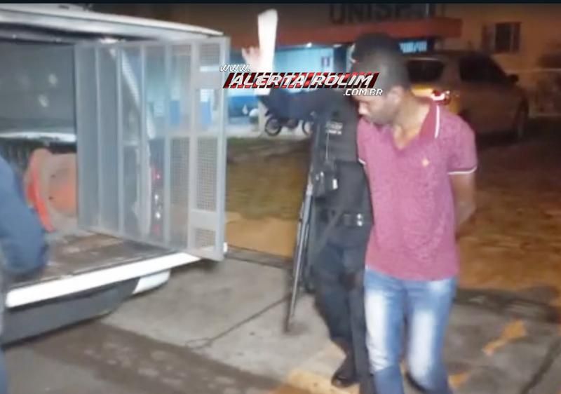 Polícia Militar prendeu acusado de assassinar homem no mês passado no bairro Cidade Alta em Rolim de Moura Polícia Militar prendeu acusado de assassinar homem no mês passado no bairro Cidade Alta em Rolim de Moura