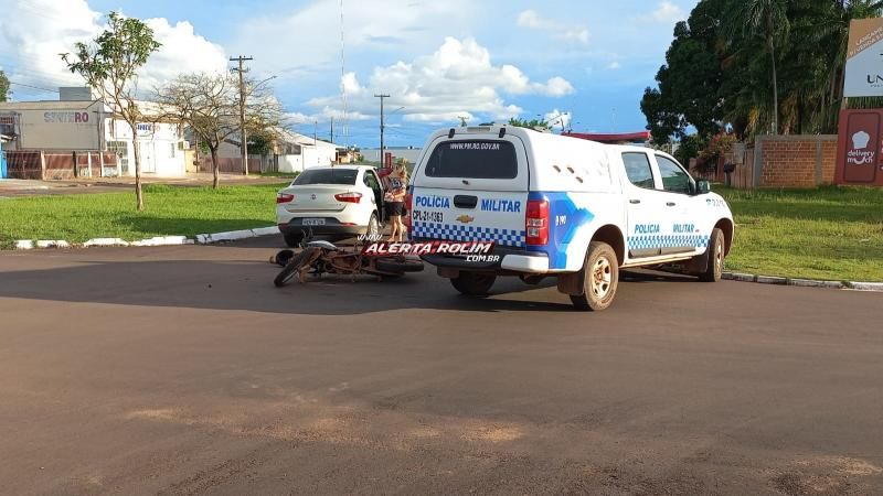 Acidente de trânsito nesta tarde deixou motociclista ferido em Rolim de Moura Acidente de trânsito nesta tarde deixou motociclista ferido em Rolim de Moura