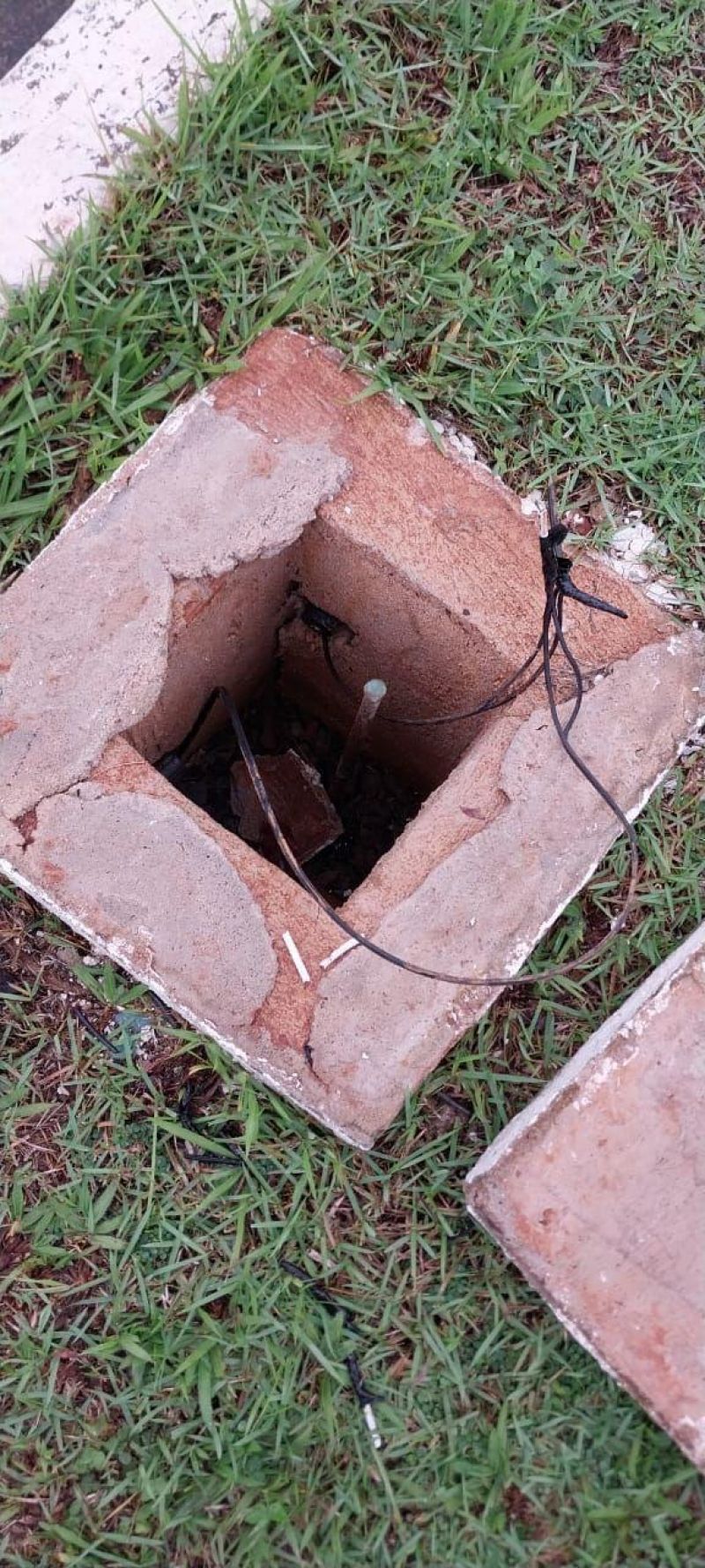 Registrados mais dois furtos de fios da iluminação pública nesta segunda-feira em Rolim de Moura Registrados mais dois furtos de fios da iluminação pública nesta segunda-feira em Rolim de Moura