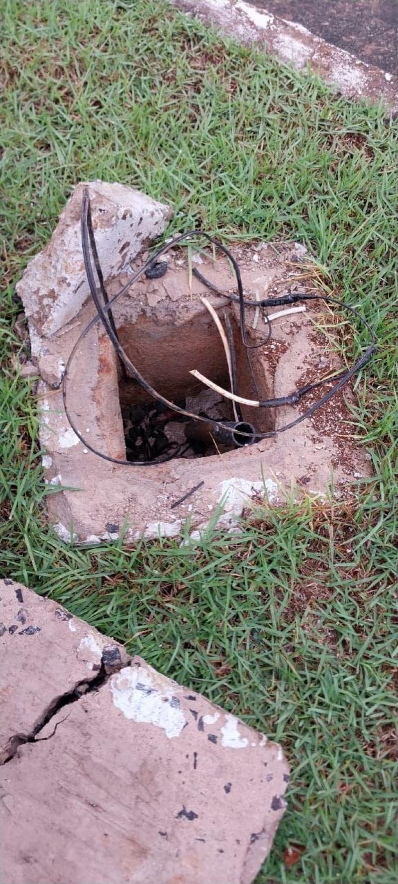 Registrados mais dois furtos de fios da iluminação pública nesta segunda-feira em Rolim de Moura Registrados mais dois furtos de fios da iluminação pública nesta segunda-feira em Rolim de Moura