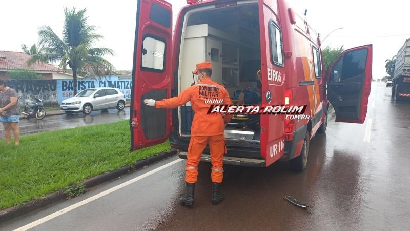 Segundo acidente de trânsito do dia deixou mulher ferida em Rolim de Moura Segundo acidente de trânsito do dia deixou mulher ferida em Rolim de Moura