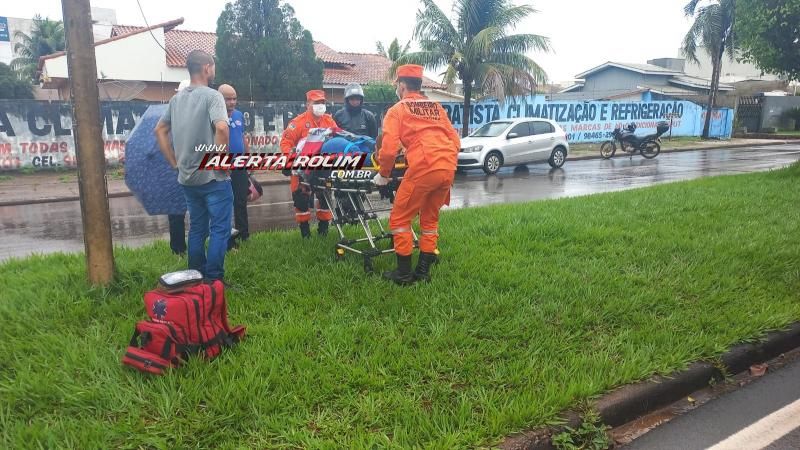 Segundo acidente de trânsito do dia deixou mulher ferida em Rolim de Moura Segundo acidente de trânsito do dia deixou mulher ferida em Rolim de Moura